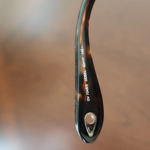 Givency Round Sunglasses - Picture 7 of 11